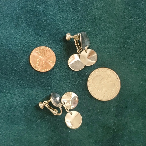 Vintage Napier Clip-on Earrings - Picture 3 of 3